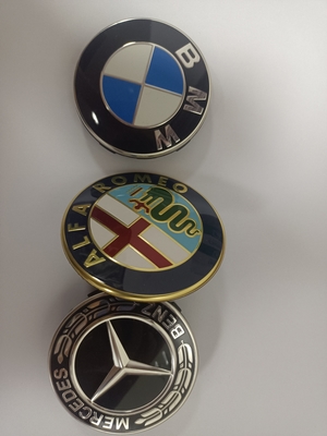 Tecnologia inovadora e design clássico - moldes de plástico personalizados para emblemas BMW, herdando o espírito da marca